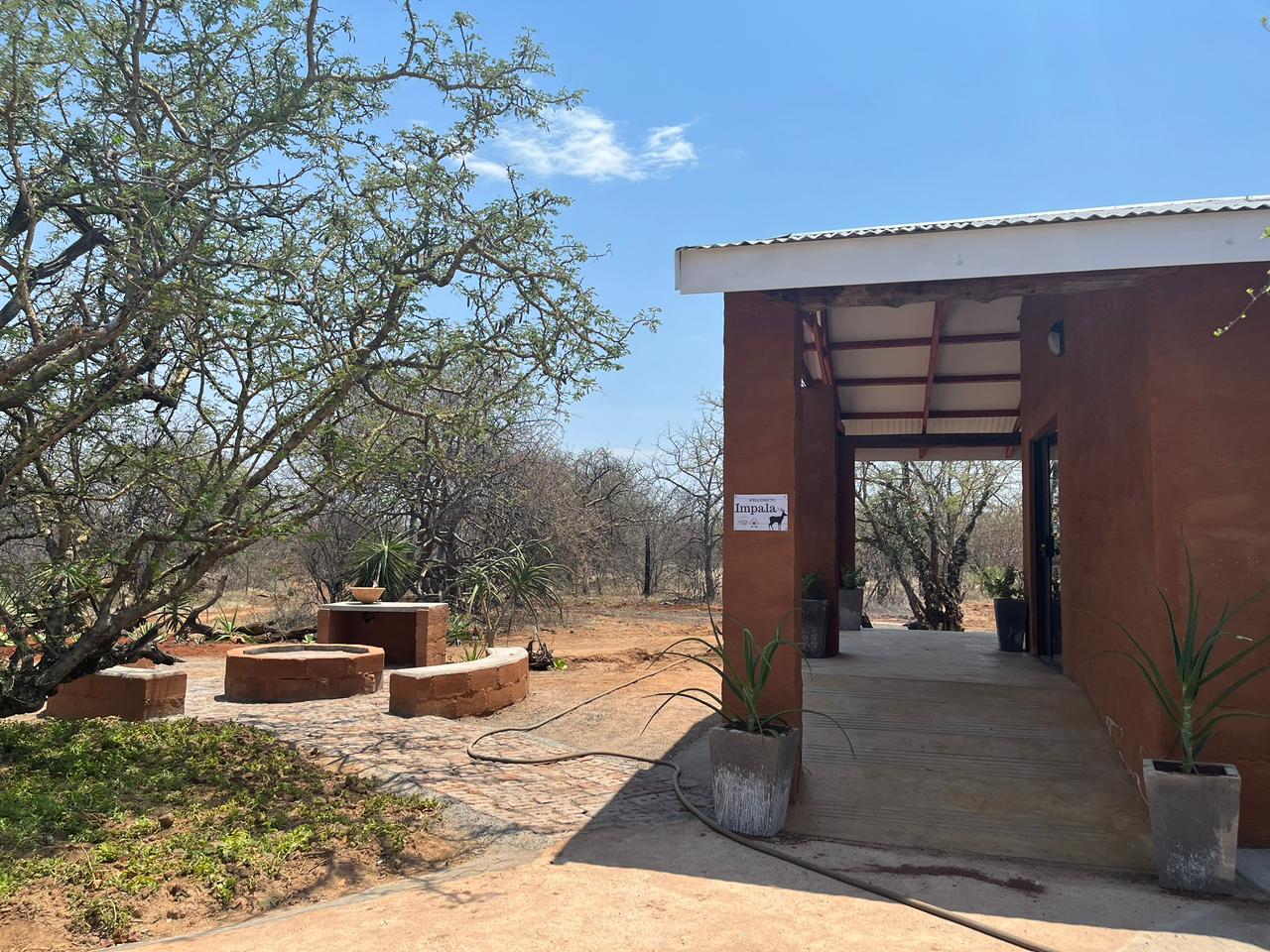 Private Braai Area - Outdoor barbecue facilities for family units at Maseri Cabins